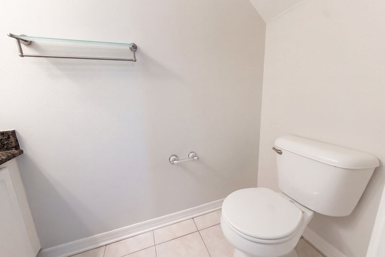 Photo 15 of 20 of 16315 Swan View Cir, Odessa, FL