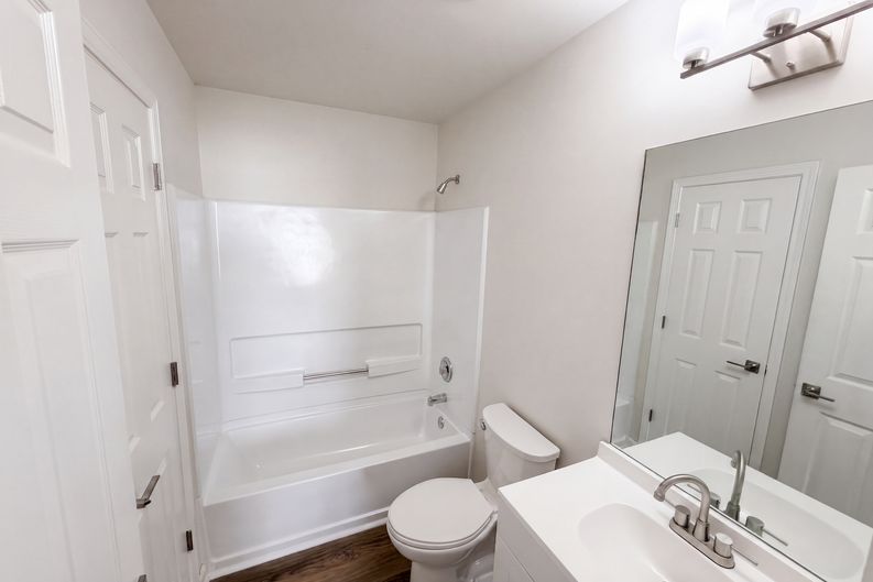 Photo 12 of 20 of 1088 Meadow Glen Cir, Fairburn, GA