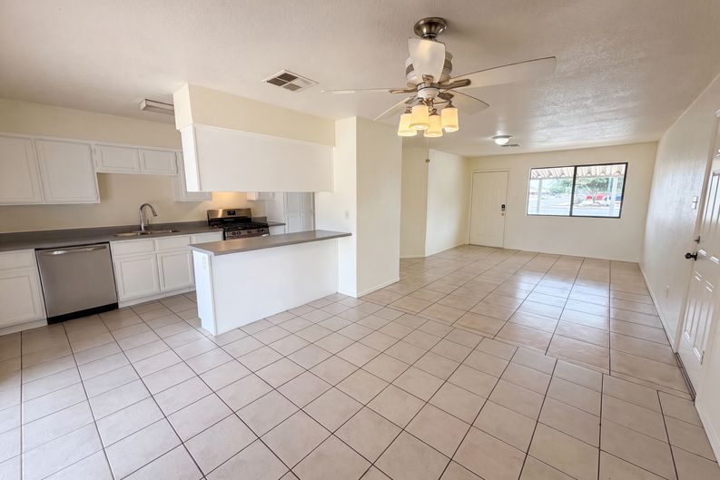 Photo 13 of 19 of 4636 N 67th Ave, Phoenix, AZ