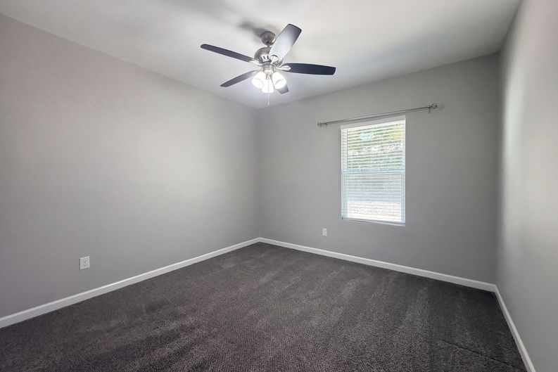Photo 9 of 16 of 1425 E Cherry St, Sherman, TX