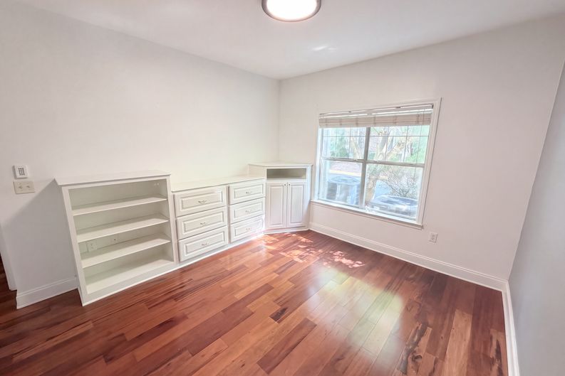 Photo 12 of 34 of 2700 Pine Tree Rd NE, Atlanta, GA