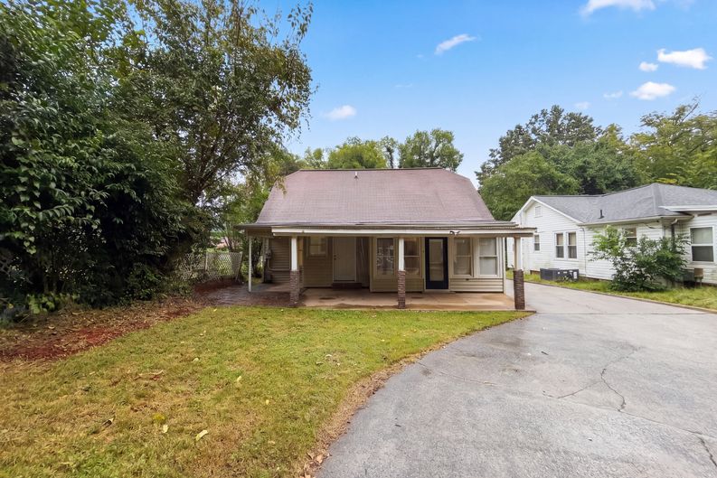 Photo 5 of 29 of 199 Vance Dr NE, Concord, NC