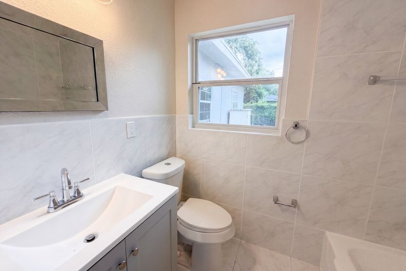 Photo 10 of 17 of 7117 N 50th St, Tampa, FL