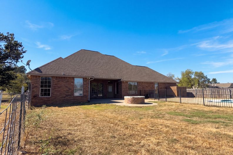 Photo 32 of 42 of 4120 S Choctaw Rd, Choctaw, OK