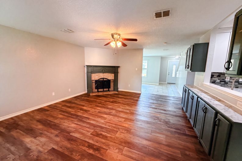 Photo 3 of 21 of 1213 Maritime Ln, Wylie, TX