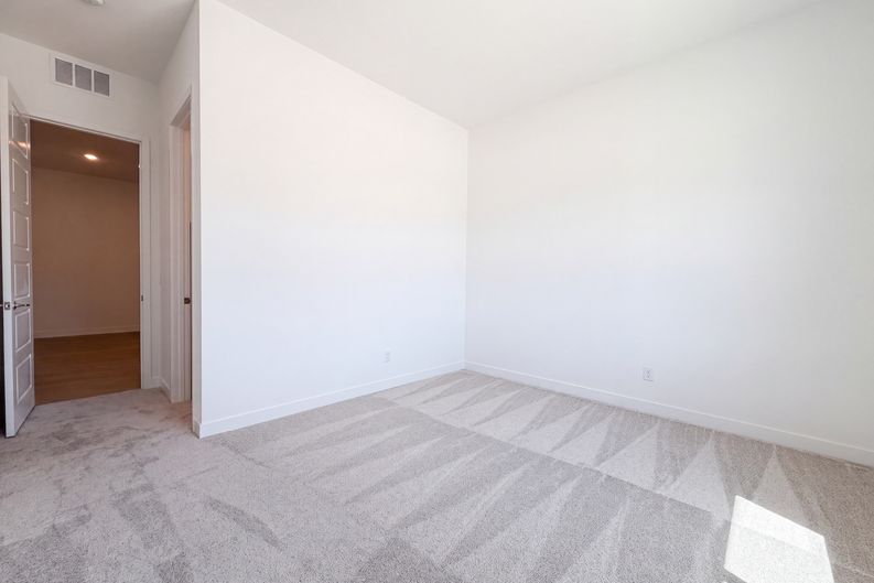 Photo 11 of 23 of 8239 Gusty Brook St, Las Vegas, NV