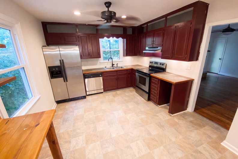 Photo 21 of 56 of 4676 Fairway Dr, Pinson, AL