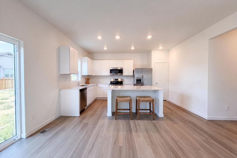 Photo 8 of 18 of 4043 Shirley Dr, Johnstown, CO
