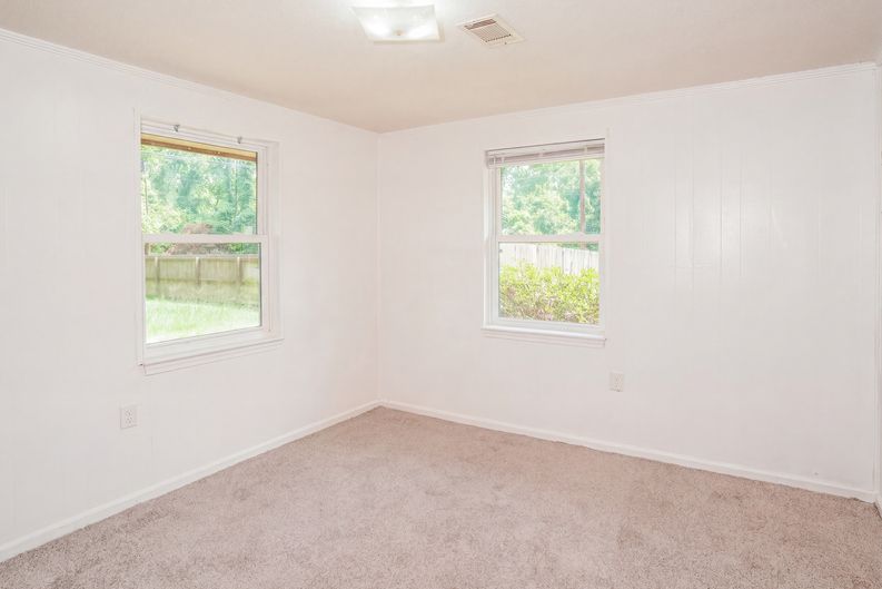 Photo 4 of 41 of 733 Sutton St, Jesup, GA