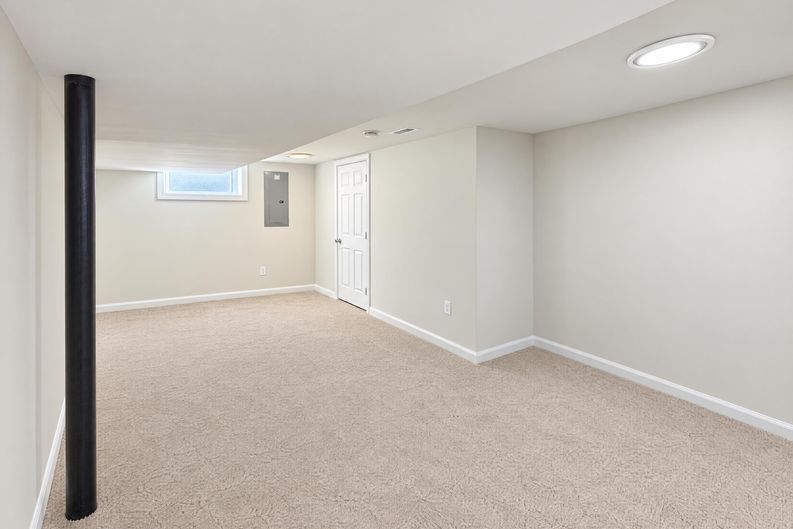 Photo 15 of 20 of 3007 Fairhill Rd, Fairfax, VA