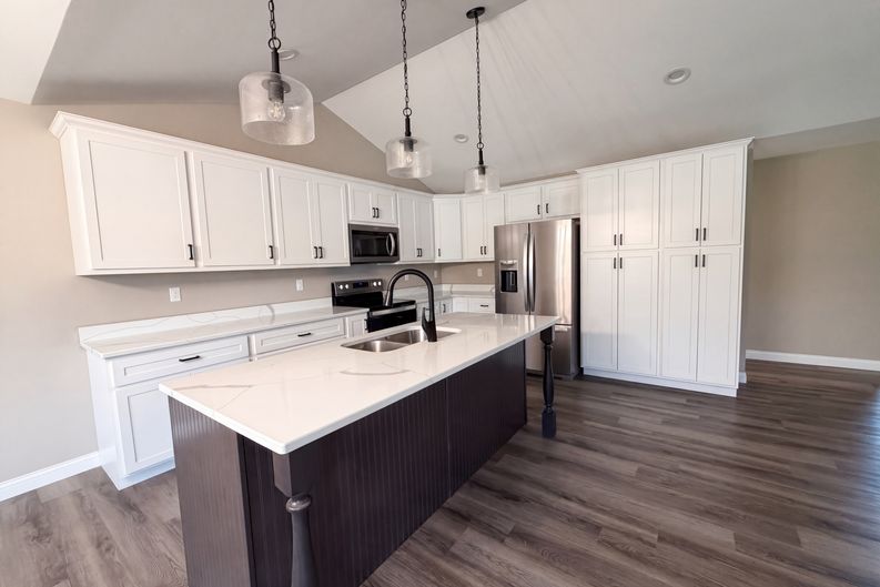 Photo 10 of 20 of 217 Emerald Way W, Granite City, IL