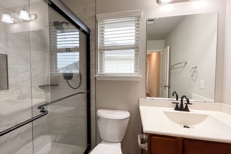 Photo 6 of 20 of 10310 Lake Huron Dr, Humble, TX