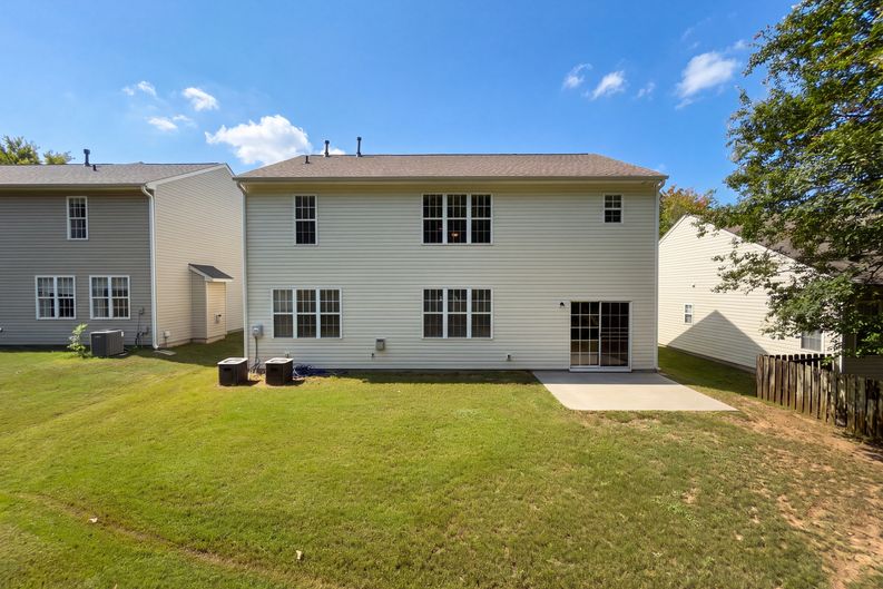 Photo 5 of 17 of 17240 Westmill Ln, Charlotte, NC