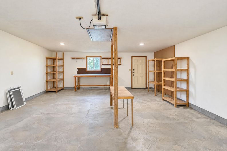 Photo 17 of 22 of 6526 Engle Rd, Brookpark, OH