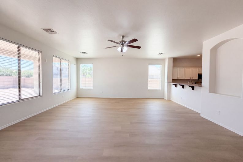 Photo 9 of 30 of 18405 N Stonegate Rd, Maricopa, AZ