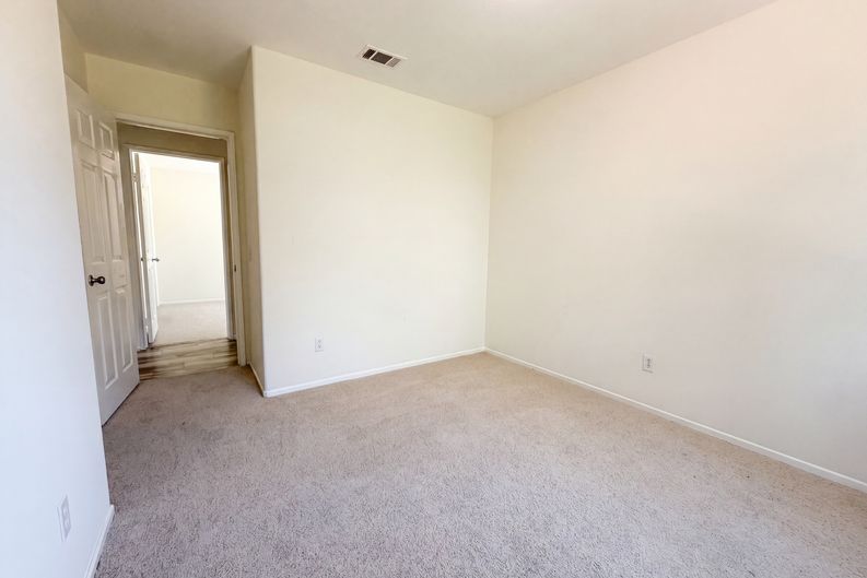 Photo 14 of 20 of 22125 Country Hills Dr, Wildomar, CA