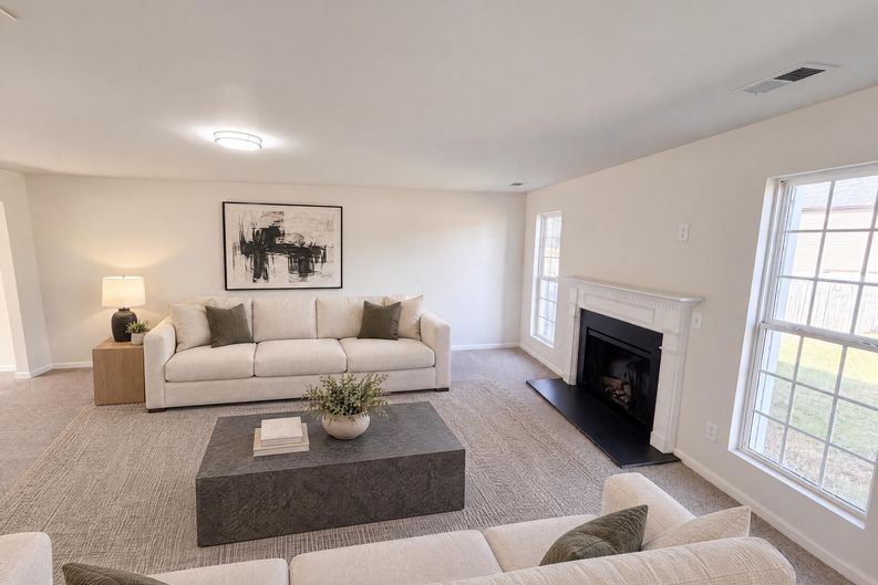 Photo 3 of 19 of 7402 Walton Hl, Fairburn, GA
