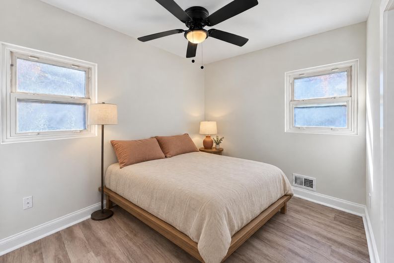 Photo 10 of 20 of 3007 Fairhill Rd, Fairfax, VA