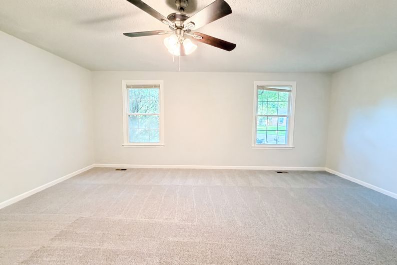 Photo 6 of 20 of 166 Kirby Dr, Clarksville, TN