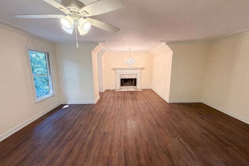 Photo 3 of 28 of 644 Laurel Wood Dr SW, Marietta, GA