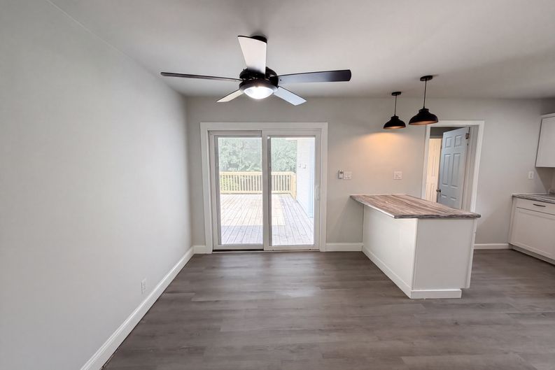 Photo 8 of 21 of 704 Morningside Dr, Mount Holly, NC