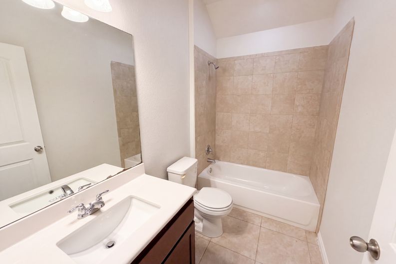 Photo 13 of 20 of 18320 Drecker Springs Ln, Pflugerville, TX