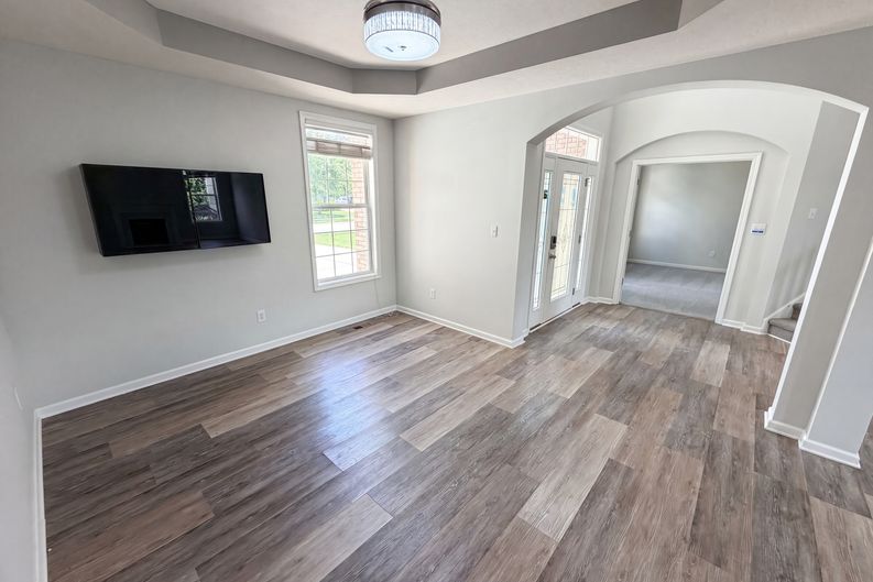 Photo 8 of 43 of 7212 Maple Bluff Pl, Indianapolis, IN