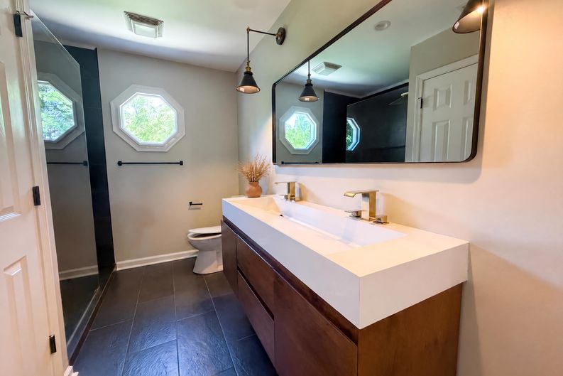 Photo 17 of 21 of 15130 Stonegreen Ln, Huntersville, NC