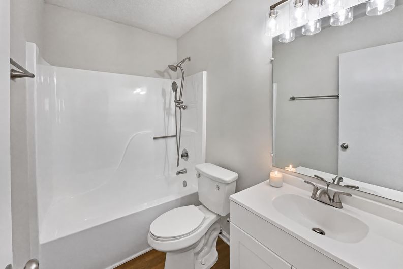 Photo 5 of 18 of 4051 Gordon Ct, Winston Salem, NC