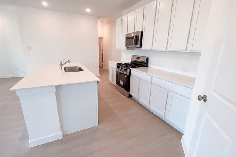 Photo 6 of 36 of 14824 Berkshire Way, San Antonio, TX