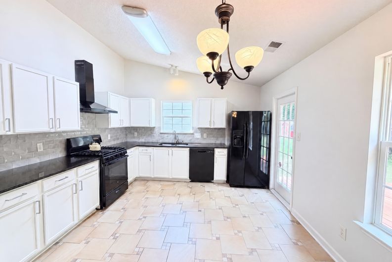 Photo 7 of 20 of 8616 Silver Falls Way, Charlotte, NC