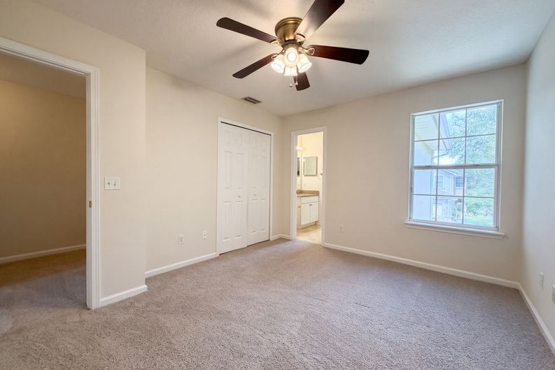 Photo 10 of 15 of 1211 Southern Stream Ct, Saint Johns, FL