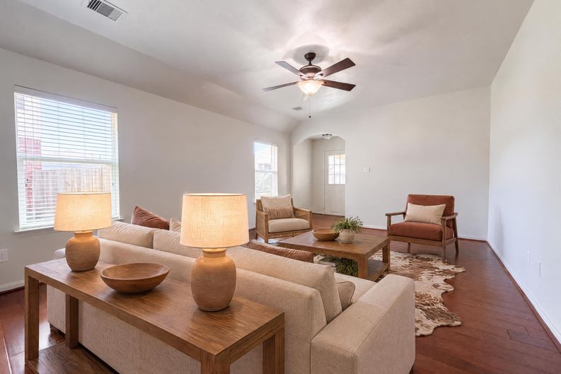 Photo 7 of 21 of 11327 Grass Lake Ln, Richmond, TX