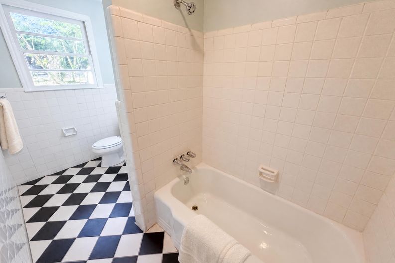 Photo 17 of 24 of 1817 Neptune Dr, Columbia, SC