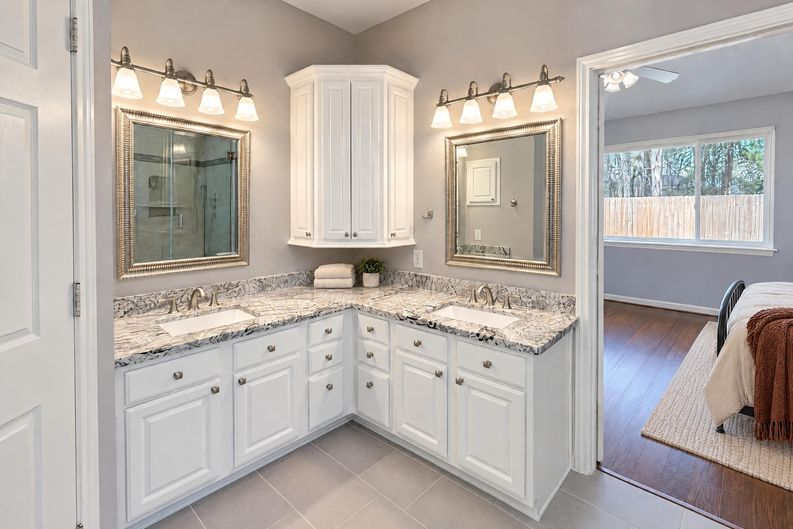 Photo 13 of 26 of 6023 Timber Oaks Rdg, Humble, TX