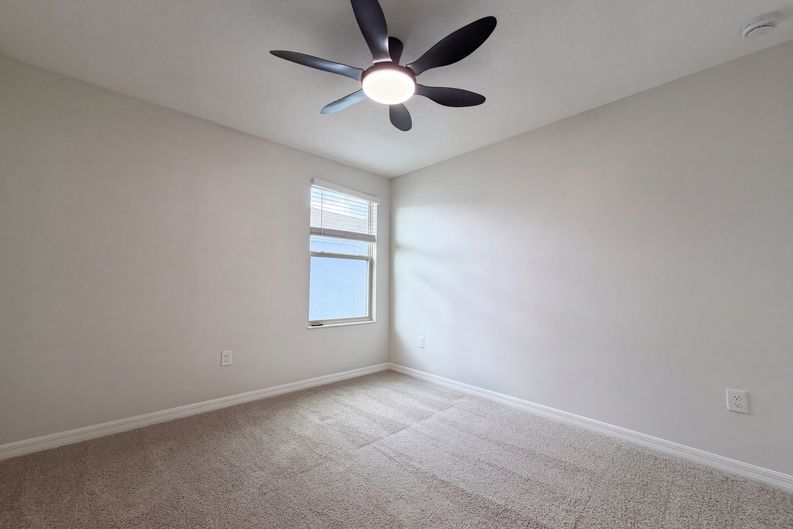 Photo 23 of 42 of 10448 Carloway Hills Dr, Wimauma, FL