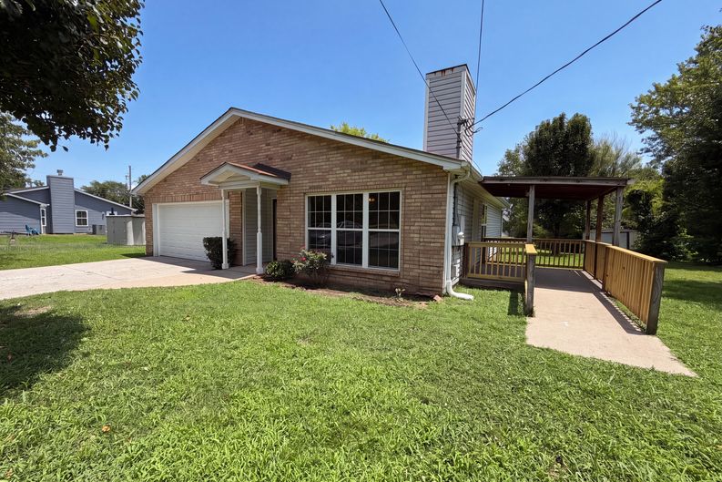 Photo 15 of 20 of 499 Holland Ridge Dr, La Vergne, TN