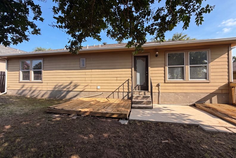 Photo 5 of 16 of 1620 Sunview Cir, New Braunfels, TX
