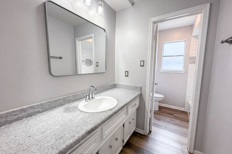 Photo 14 of 20 of 10327 Sweetwood Dr, Houston, TX
