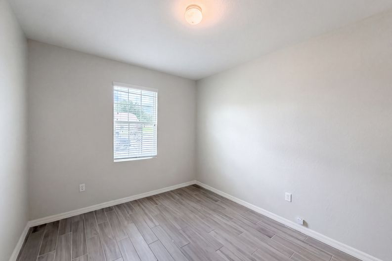 Photo 10 of 29 of 4510 Penkert Pl, Lakeland, FL