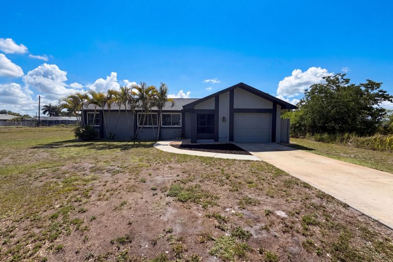Photo 21 of 26 of 3260 Pinetree St, Port Charlotte, FL