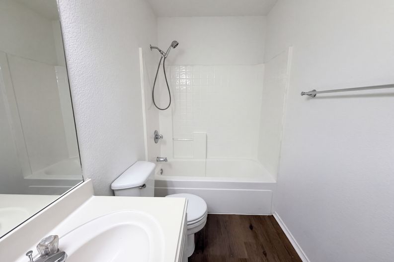 Photo 21 of 31 of 1033 Olivewood Ln, Fort Worth, TX