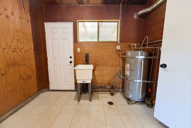 Photo 13 of 16 of 4219 SE Ellis St, Portland, OR