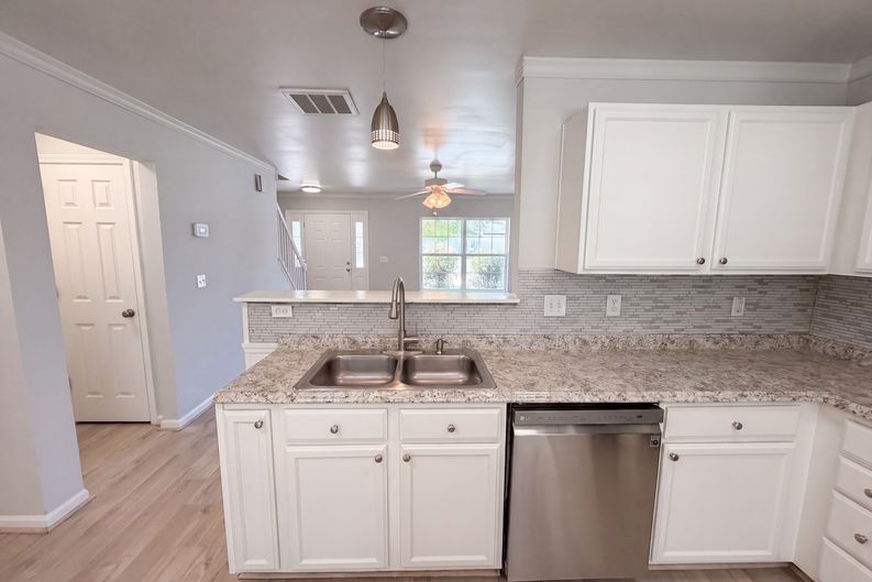 Photo 9 of 34 of 126 Red Pine Dr, Lexington, SC