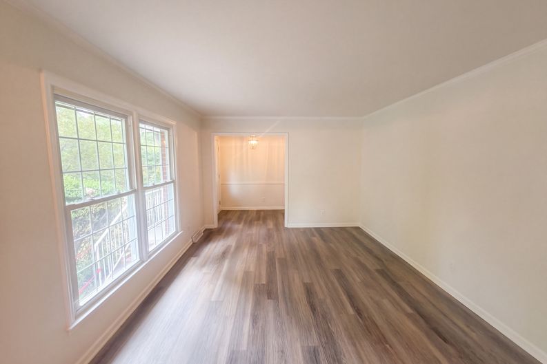 Photo 7 of 15 of 505 Leawood Dr, Greensboro, NC
