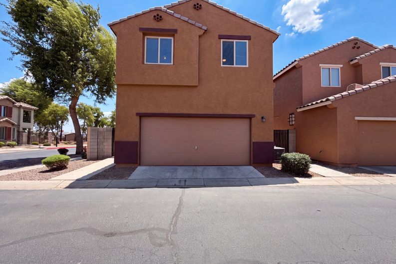 Photo 23 of 27 of 7730 W Giles Rd, Phoenix, AZ