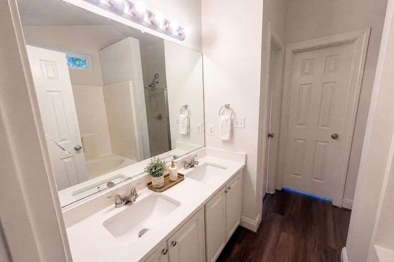 Photo 19 of 22 of 6205 Lea Ray Dr, Greensboro, NC
