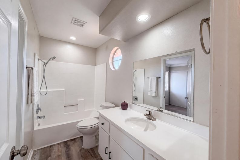 Photo 18 of 22 of 39676 Ridgedale Dr, Murrieta, CA
