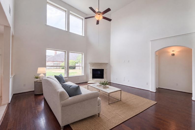 Photo 3 of 28 of 19607 Pecos Bend Ct, Cypress, TX