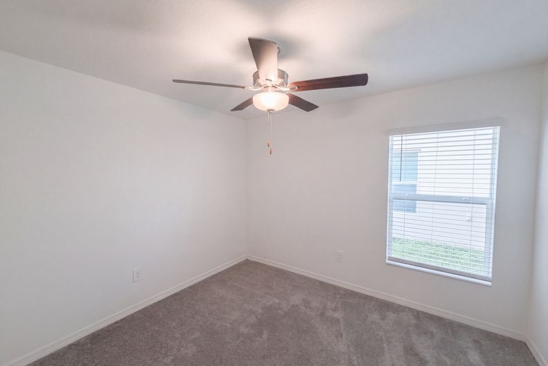 Photo 13 of 18 of 3513 Radiant Mountain Dr, Plant City, FL